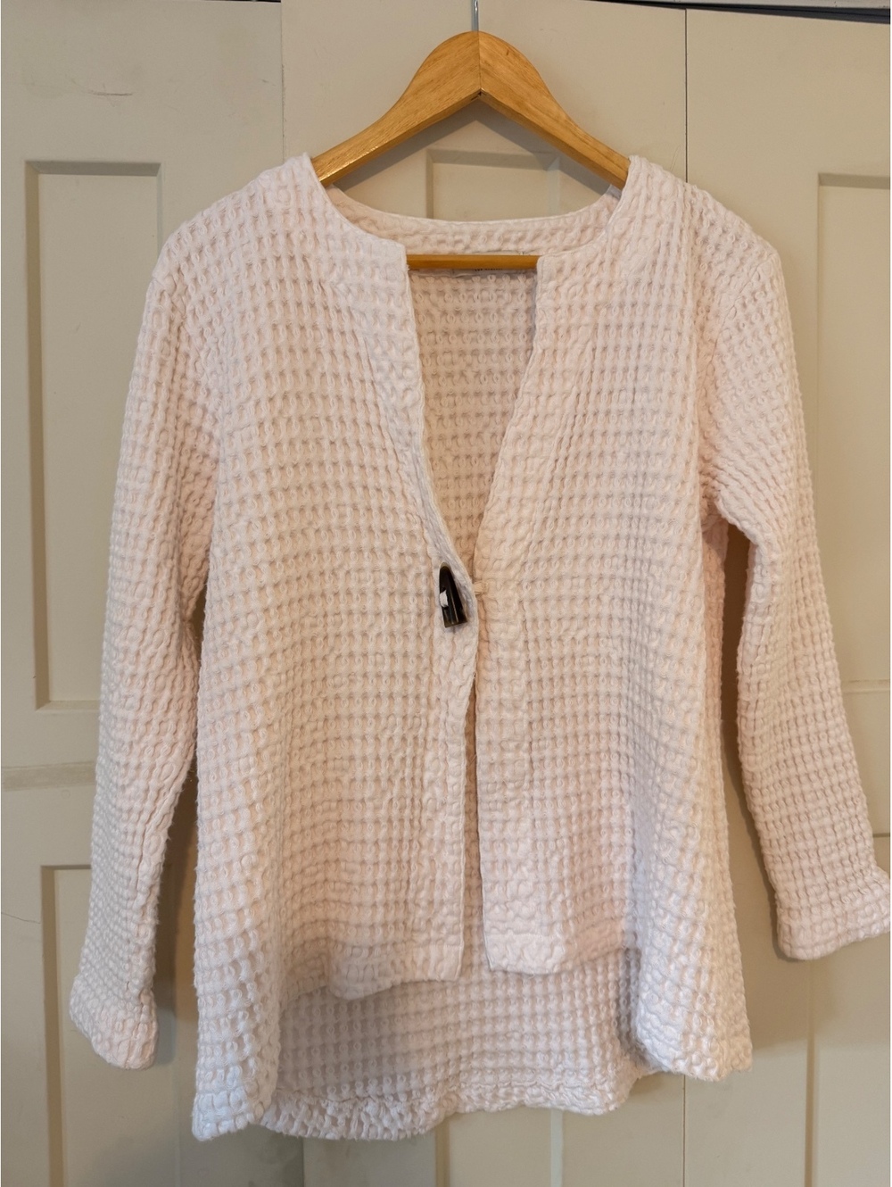 Mododoc Los Angeles 100% cotton off white button closure knit sweater cardigan s